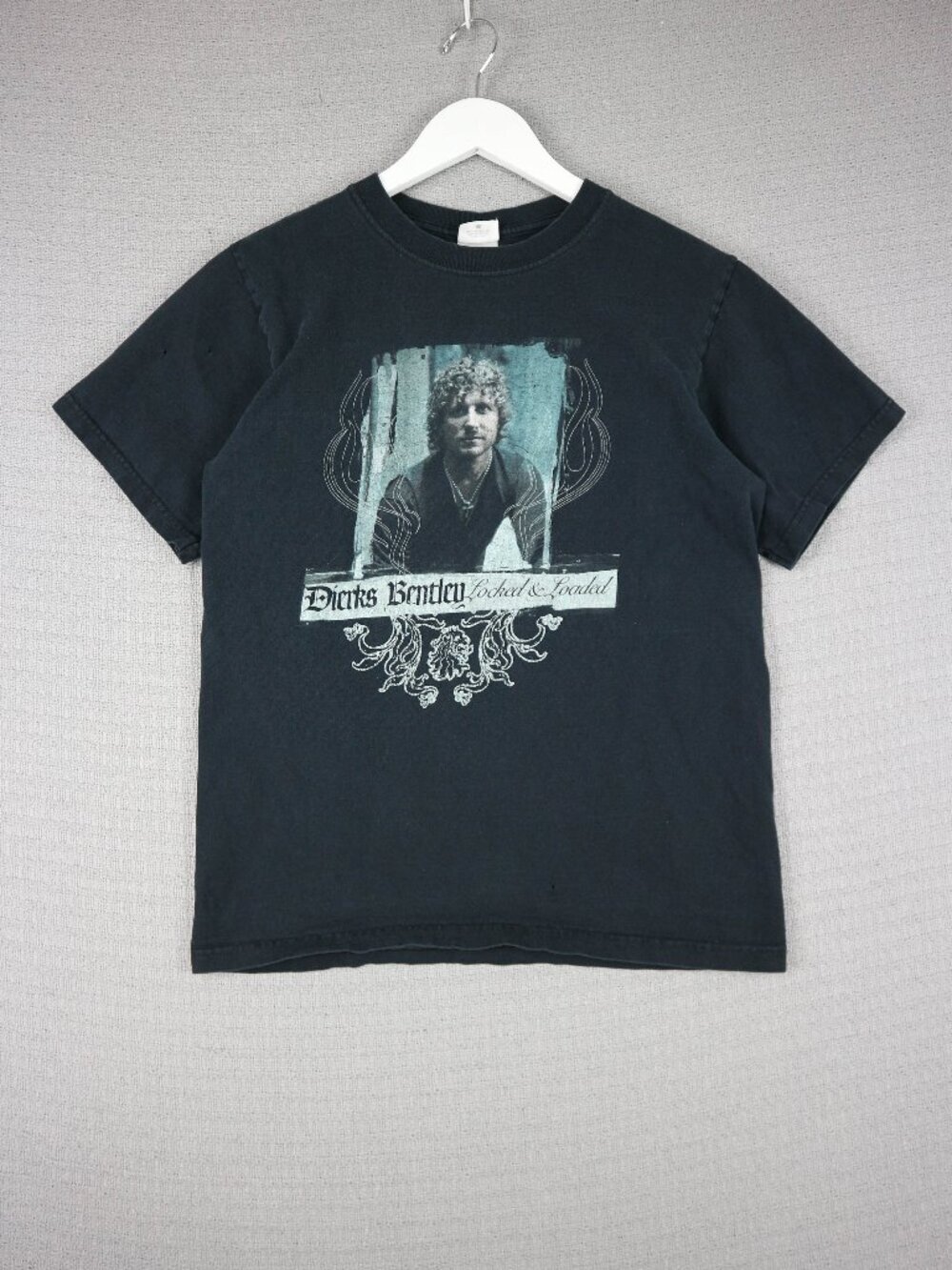Dierks Bentley "Locked and Loaded" Tour T-Shirt Size Small